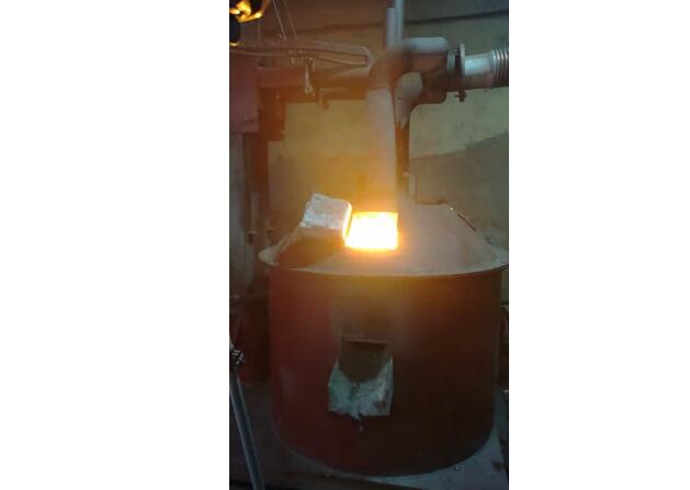 On site video of electric arc furnace smelting